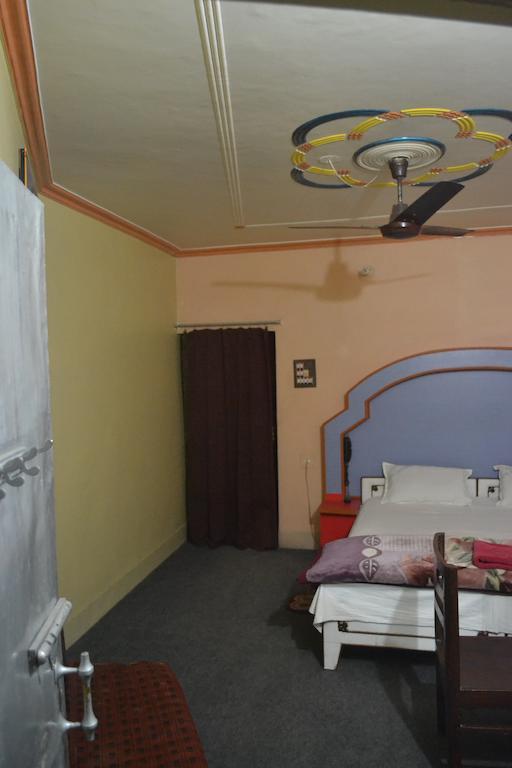 Hotel Sandeep Varanasi Quarto foto