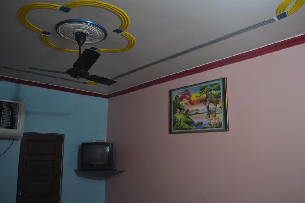 Hotel Sandeep Varanasi Quarto foto
