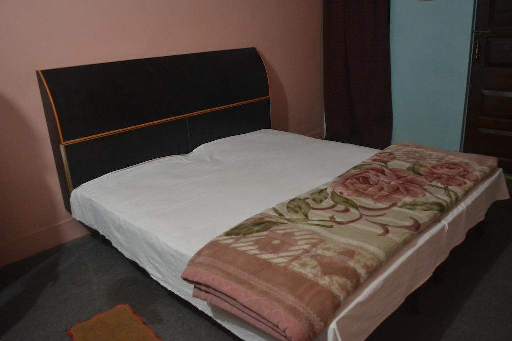 Hotel Sandeep Varanasi Exterior foto