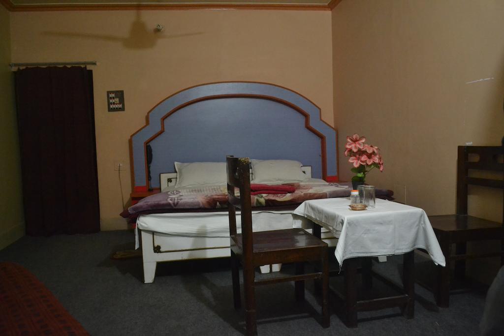 Hotel Sandeep Varanasi Exterior foto